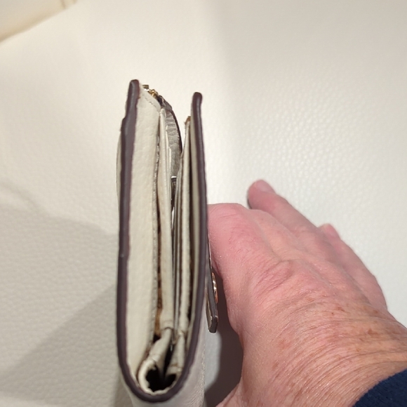 Lodis White Leather Wallet - Picture 9 of 10